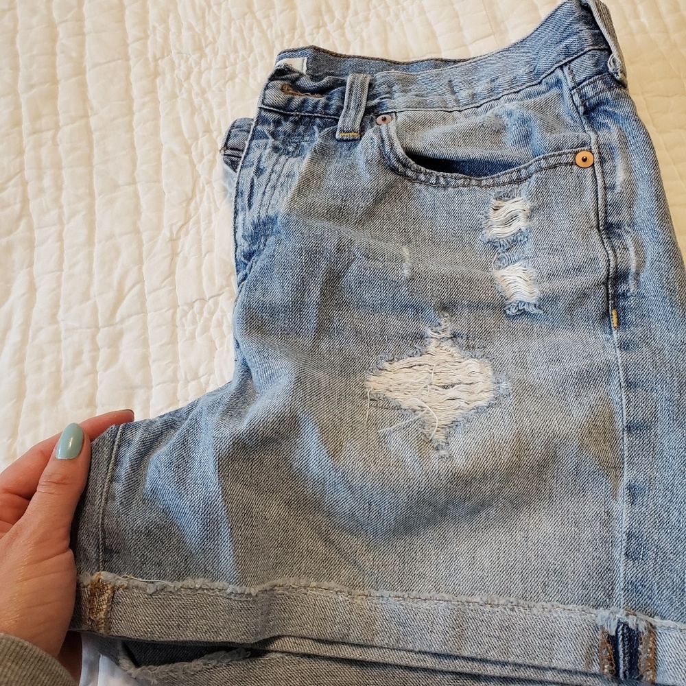 Madewell high rise distressed denim shorts 28
